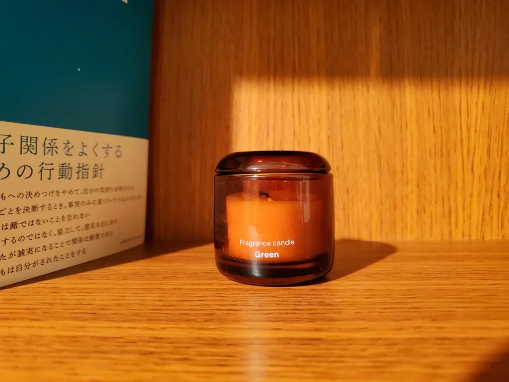 シンプルなガラス容器の無印キャンドル