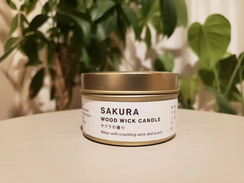 実際にスタンダード プロダクツのサクラの香りの木芯キャンドル(ウッドウィックキャンドル)を購入して使ってみました