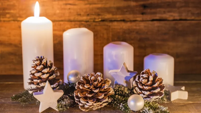 クリスマス当日に向けて徐々に階段状になっているキャンドル